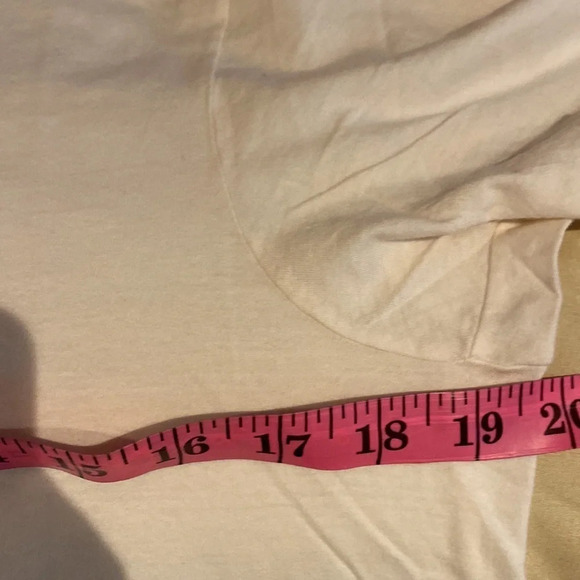 DKNY Ivory  classic Unisex VNeck T-shirt Sz M - Picture 4 of 6